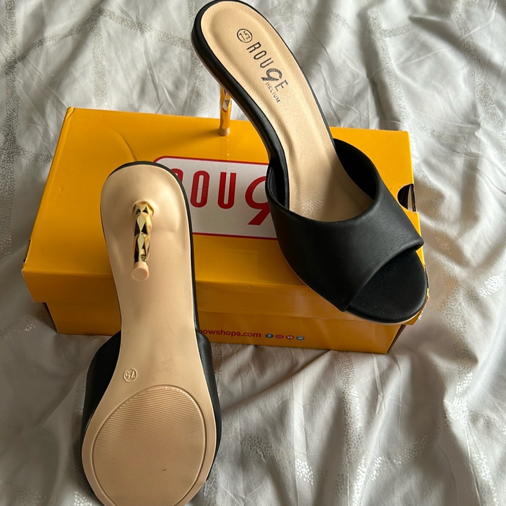 Rouge black shoe